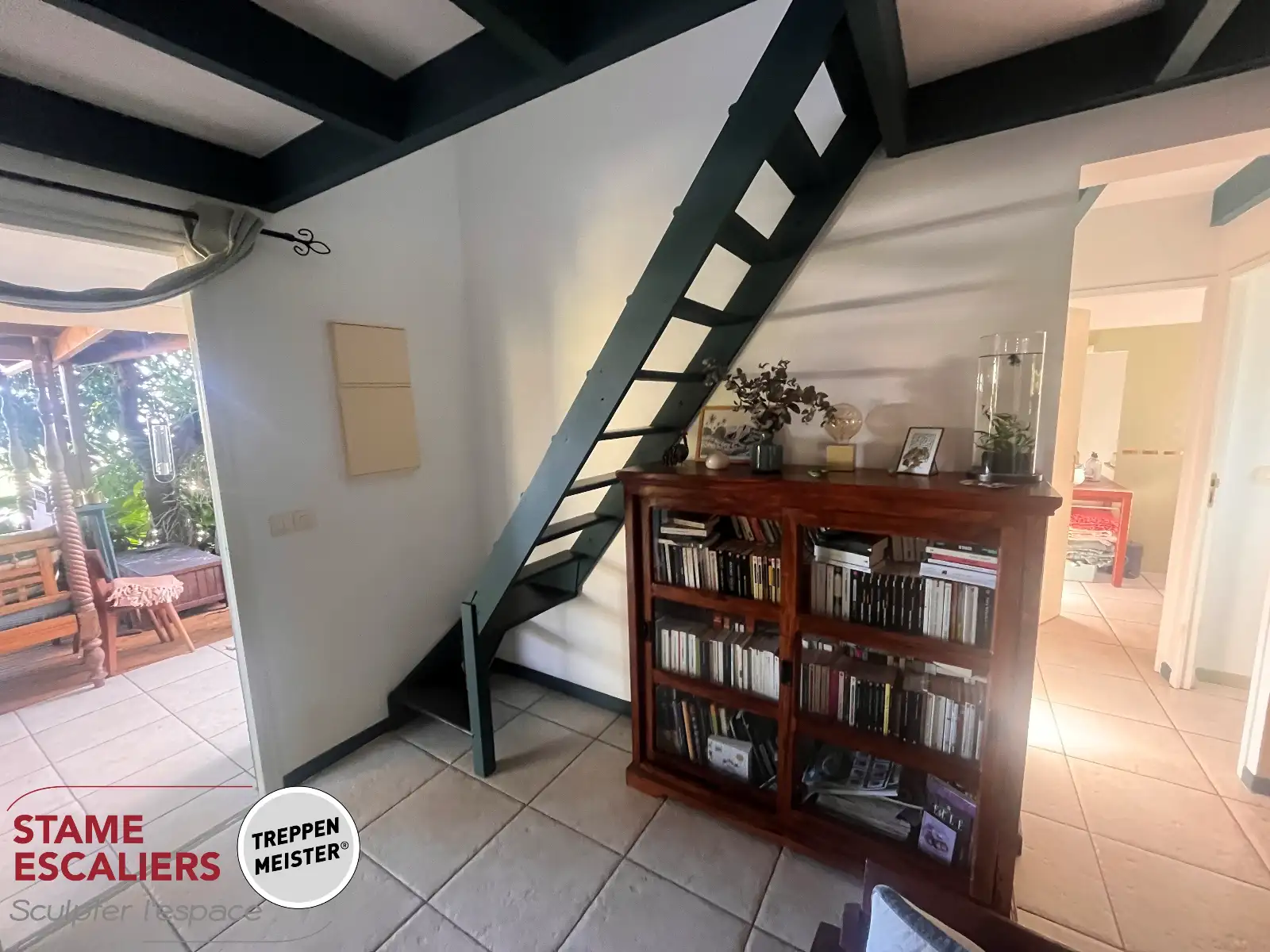 Escalier intérieur avant rénovation STAME escalier La Réunion