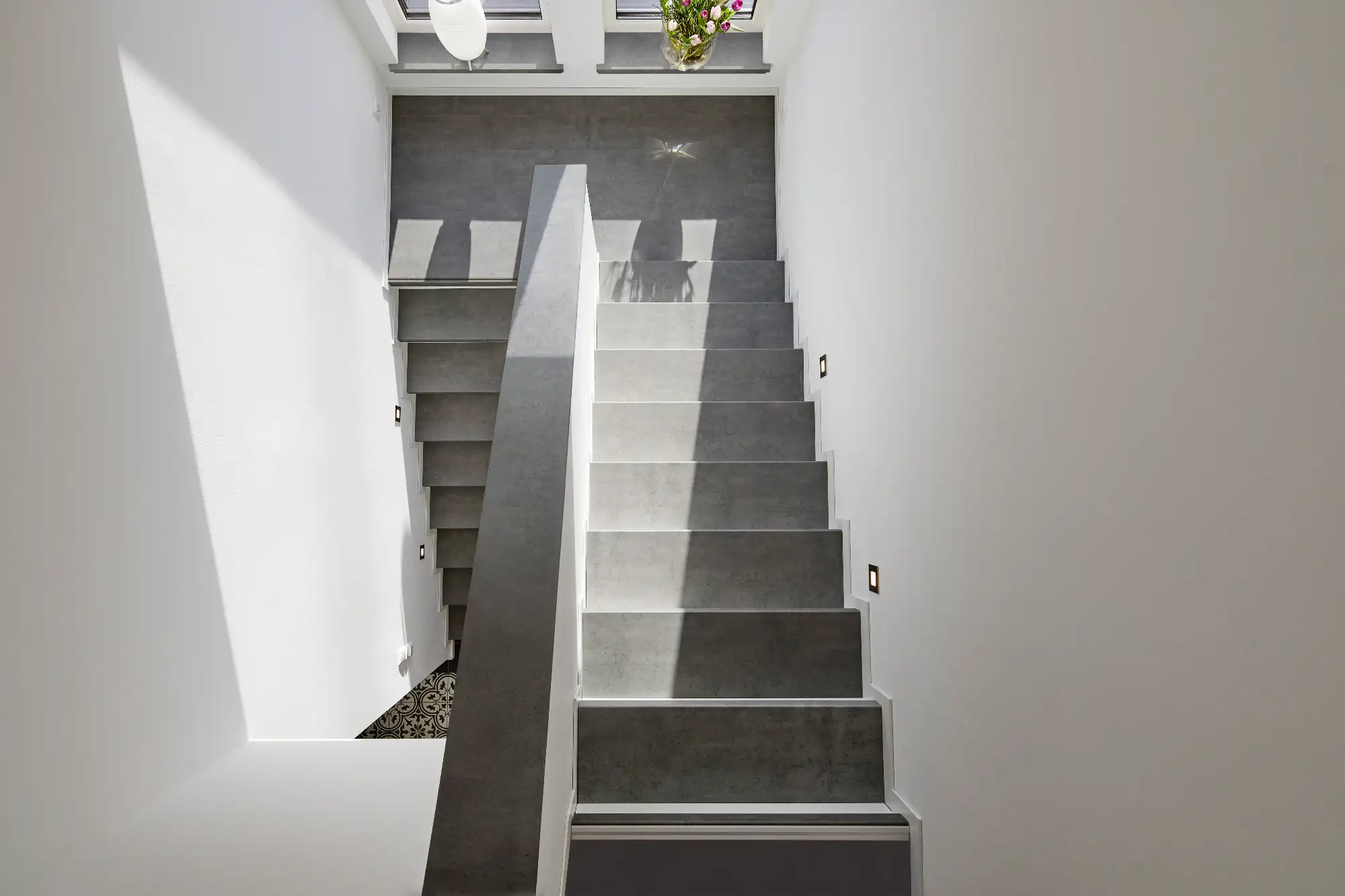 Escalier béton habillage et design moderne intérieur